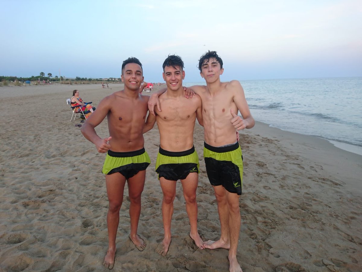 _alejandropino's tweet image. Dura sesión en la playa 😜⚽️ Seguimos!! @EFGava #preseason #secondweek