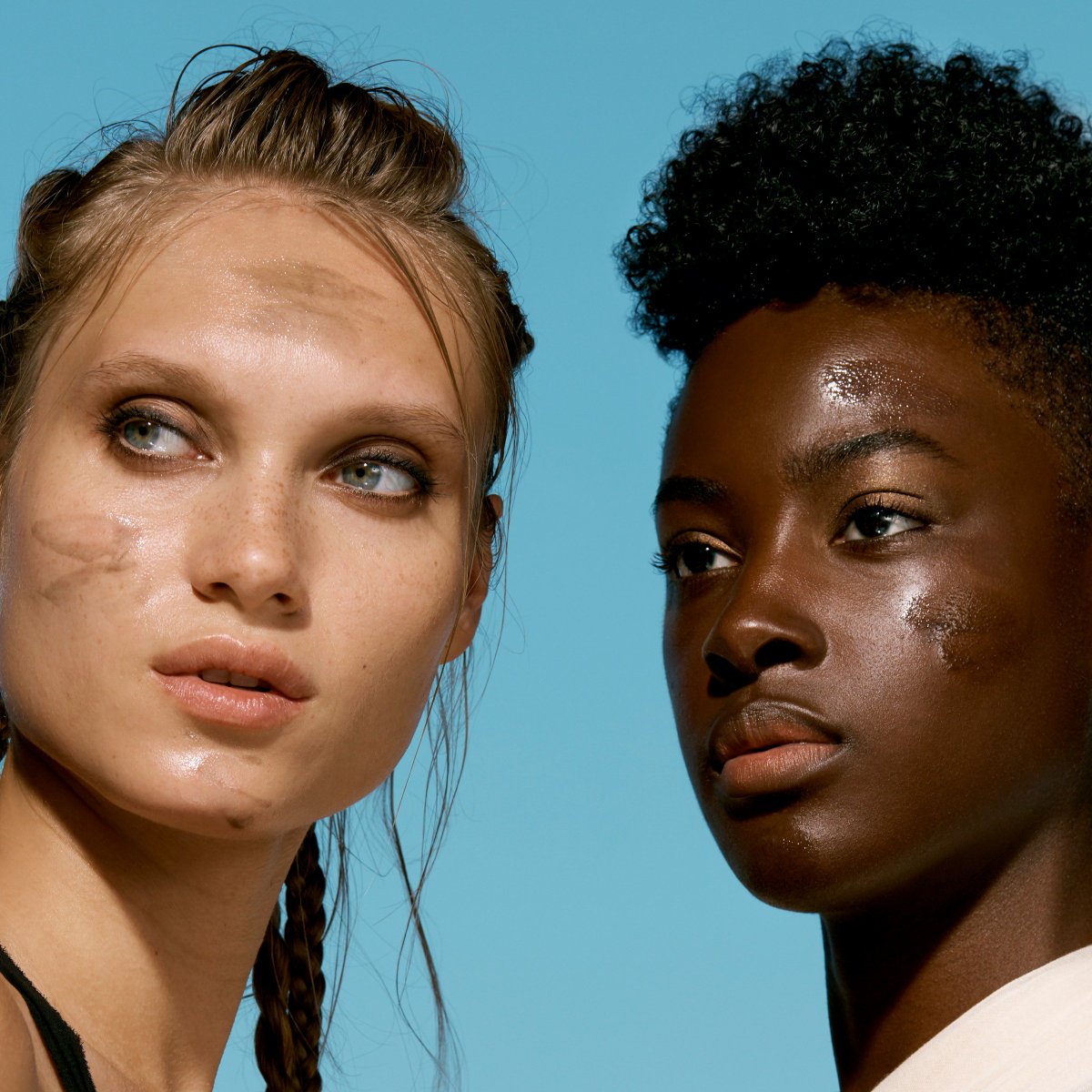 glamglow's tweet photo. #MagicPotionsAreReal! ✨ #STARPOTION is a liquid charcoal oil that transforms clear when you massage it into your skin. Get nourished skin while you protect against pollution. 
Shop NOW: https://t.co/D94yihWinj
#GLAMGLOW https://t.co/IKFJBMooDz