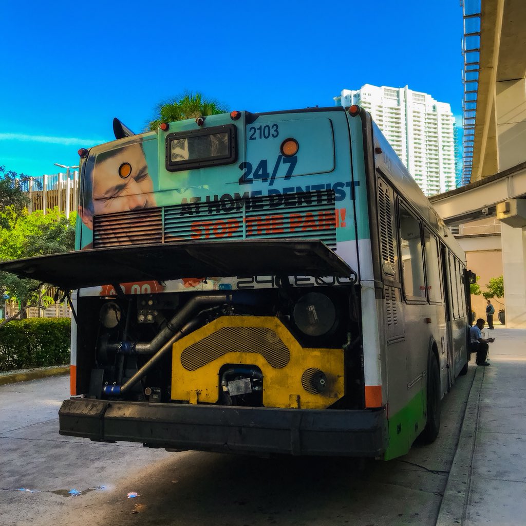NicolaHM's tweet photo. Speaking of old busses... #stranded #youarewastingmytime @StreetsblogUSA @IRideMDT #miamidadetransit #metrorail #publictransport #commute #traffic #miamitraffic #fixmdt #metrobuses https://t.co/QnYh0IFJu3