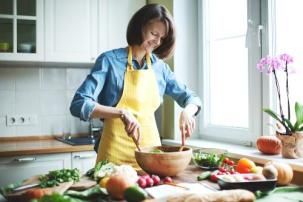 9 Meal Tips From Doctors Who Are Also Experts in the Kitchen buff.ly/2w4fEBf

#TuesdayTips #HealthyEats #VitalityHealthcare #PortageMI