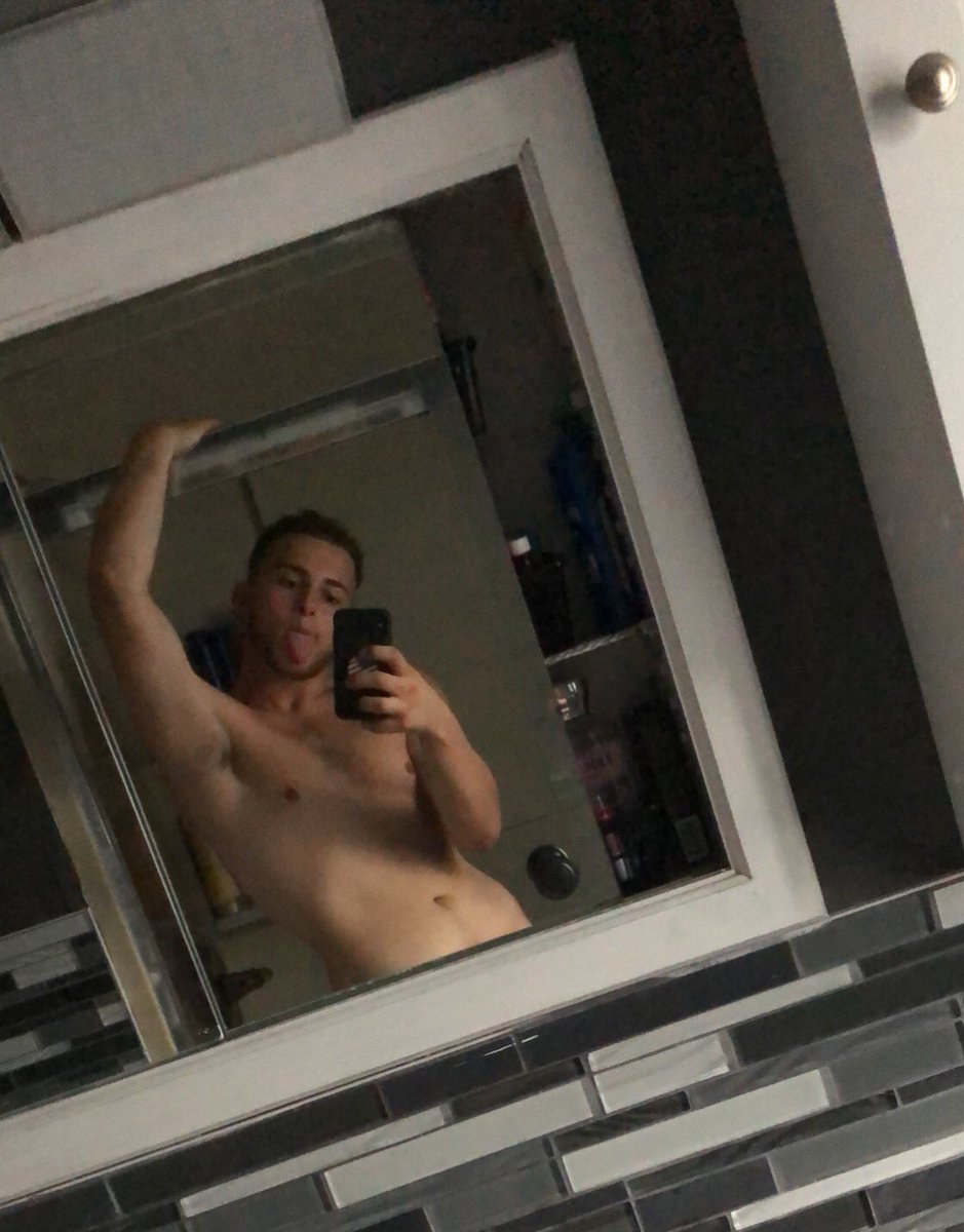 JustinSpry1's tweet photo. Call me Future cuz I got that good lean 🍇☔️💪🏼 #operationabs #therebuild #hardworkpaysoff https://t.co/SAsjkq3O6n