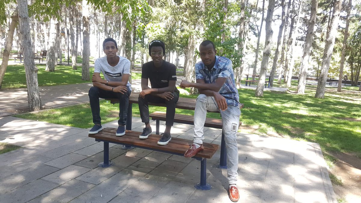 3. KUDER Afrika birimi mimizin Bayramın birinci gününde düzenlediği Piknik proğramı Bayram namazı , Sabah kahvaltısı Ve Beştepeler piknik alanında piknik yaptılar ...
Proğram yarışmalar oyunlarla devam etti. 
Afrika birimimiz e teşekkür ederiz.