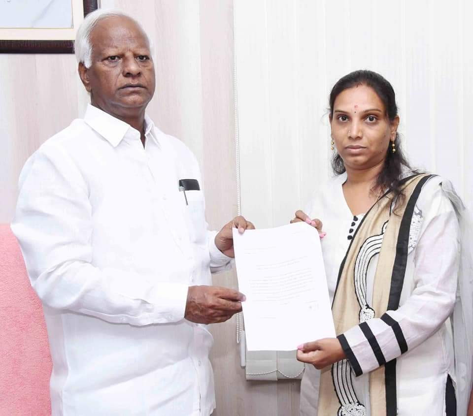 pvijayareddy1's tweet photo. I would like to share my contentment with you as URS which is alloted one per district will be reopened    soon @Eramanzil school as many orphans and street children can be benefited by this facility. My sincere thanks to the Educational Minister @KadiyamSrihari garu,@KTRTRS https://t.co/dXAaQ86iJO