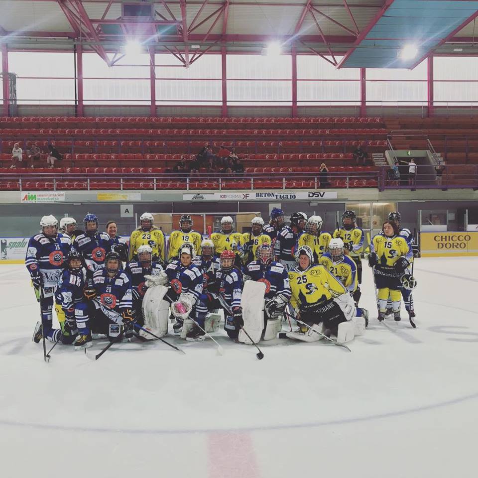 SwissHockeyGirl's tweet photo. #HCAP - Prima amichevole della nuova stagione 18/19 con una buona vittoria! #win #hockey #hcap #hcapgirls #goodgame #victory #girlsontheice #keepworking #seasoniscoming @HCAPGirl https://t.co/uov8B0tWiT