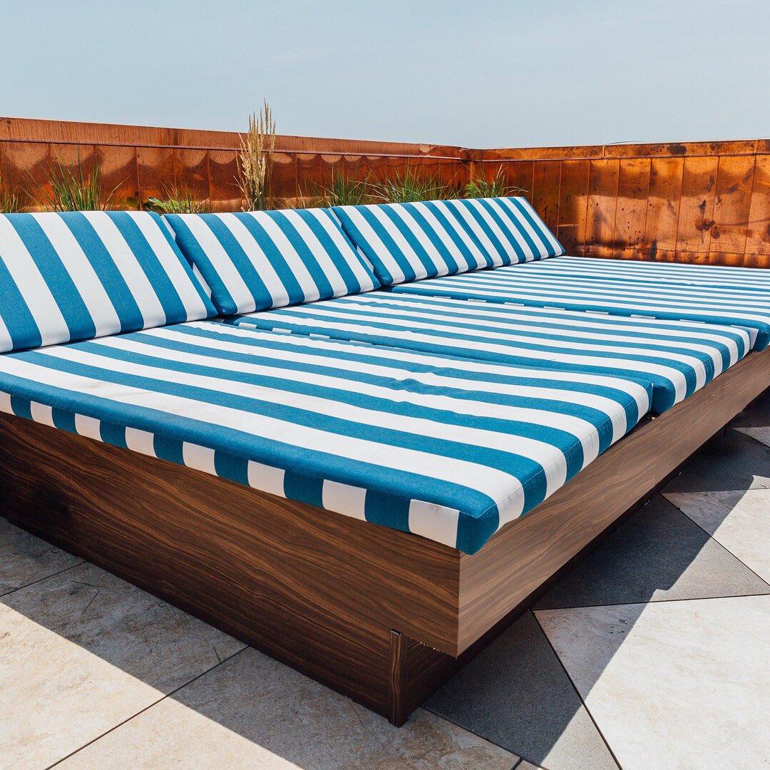 OrangeChairCstm's tweet image. Another awesome urban rooftop hangout! #madeincincy #coolseating #design #interiordesign