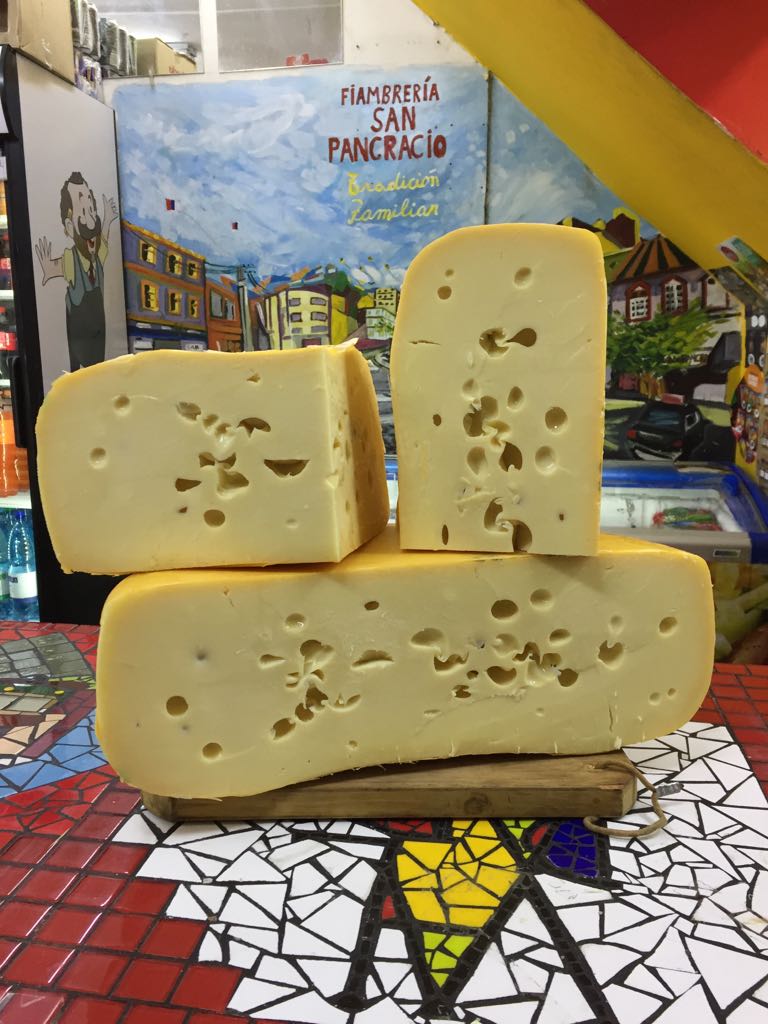 Pancracio_Valpo's tweet photo. ANUNCIO: Hoy, en Fiambrería San Pancracio de Valparaíso hemos fijado un valor de $950 por cada 100grs. de queso Gruyère (Santa Rosa) ¡Somos la primera fiambrería en la región y probablemente en el país en implementar la política de democratización del acceso a los quesos finos! https://t.co/uU0BmN5M2e