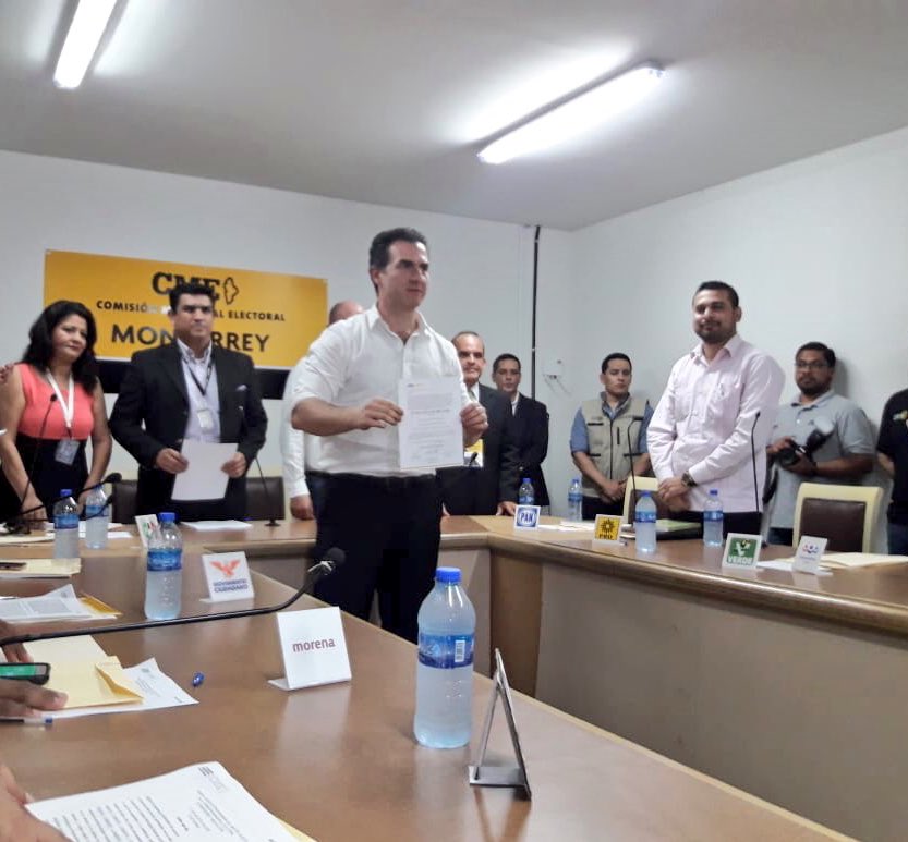 AnaRent's tweet photo. Continuará @AdrianDeLaGarza en la Alcaldía regia, señala que seguirá con el programa #TransformandoMTY y trabajando para que sigan las finanzas sanas en la ciudad. Adrián Alcalde de #Monterrey. https://t.co/NVudRCPttq