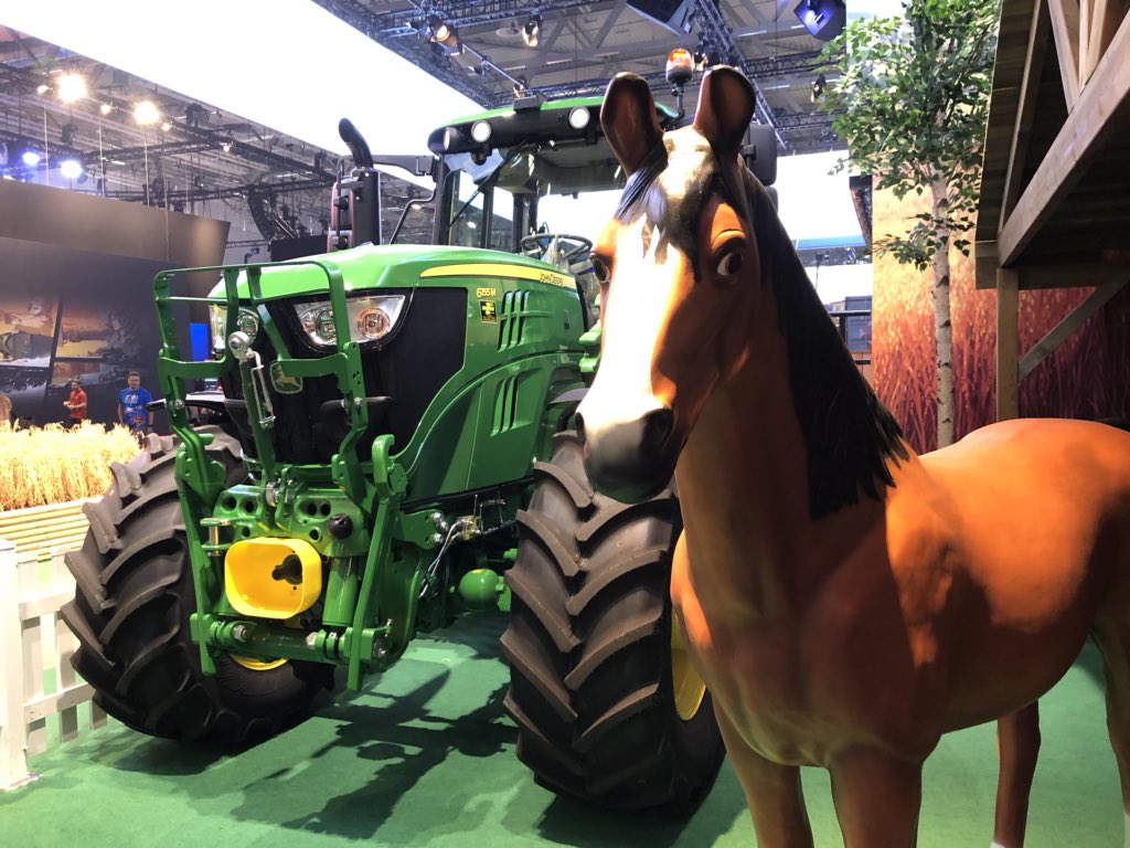 2AngryGamers's tweet photo. Gamescom things #Gamescom18 #Horsecom https://t.co/JekaeVFhVn