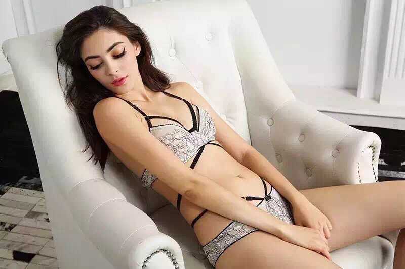 1lovethee's tweet photo. sleeping https://t.co/kzF2uAuDy3