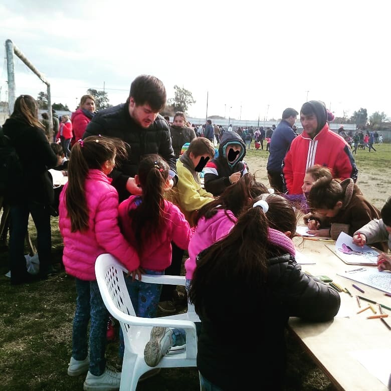 JRareco's tweet photo. El sábado estuvimos presentes en el club Unidos en el festejo del #DiaDelNiño de Chichí Casas colaborando con juegos para los más peques! https://t.co/F1STijkUEj