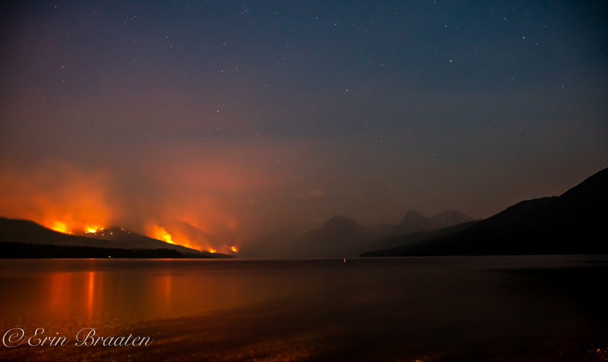 DancingAspens's tweet photo. Fire and Stars, Glacier National Park.  #Montanamoment @NWSMissoula @Discover_MT @glaciermt @GlacierNPS #HoweRidgeFire https://t.co/0ciPci5VjH