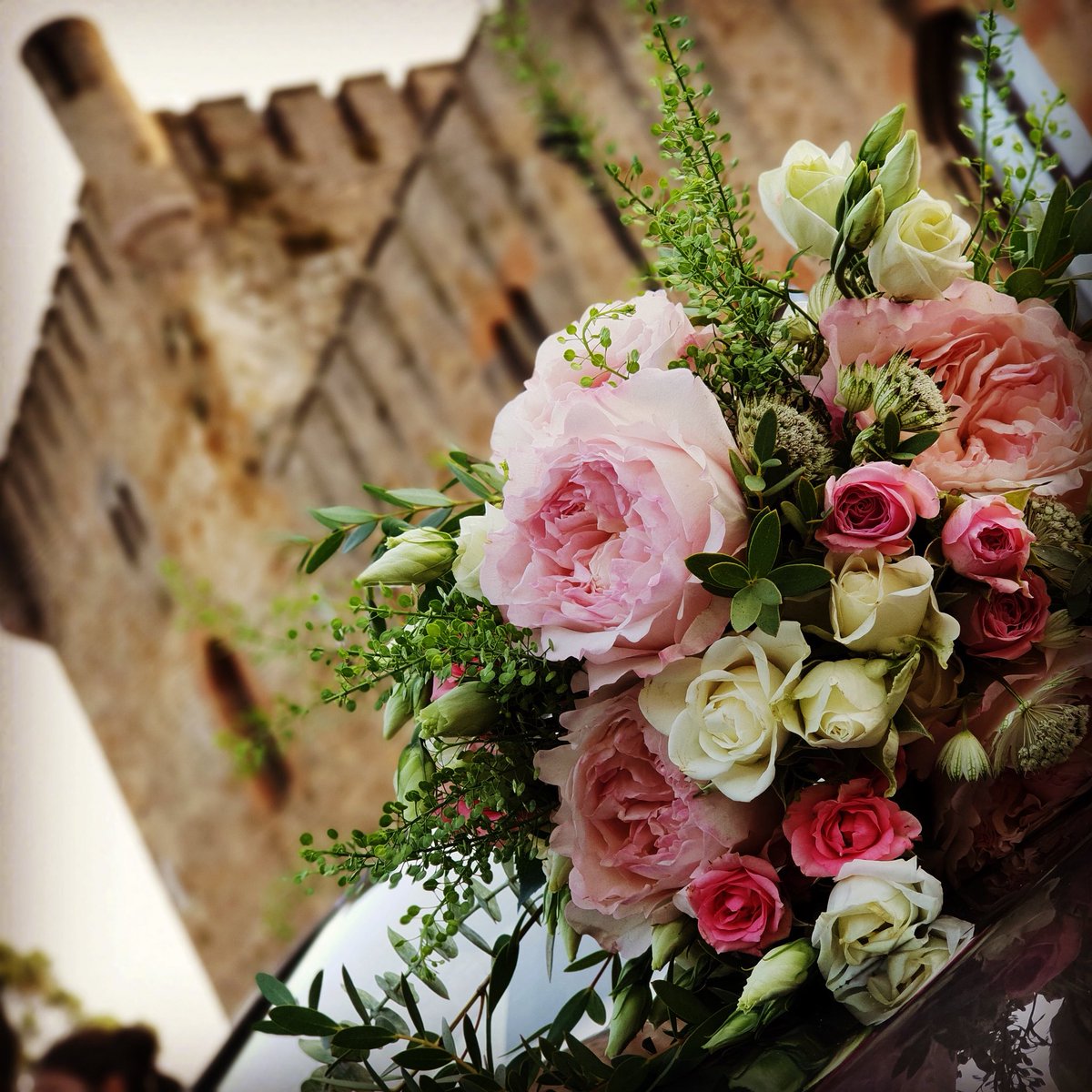 Qué bonito ramo de novia 💐

🏰 #CastilloDeSanCucao #BodaCivil #Asturias #eventos #España #boda #bodas #Verano #Verano2018 #agosto #RamoDeNovia