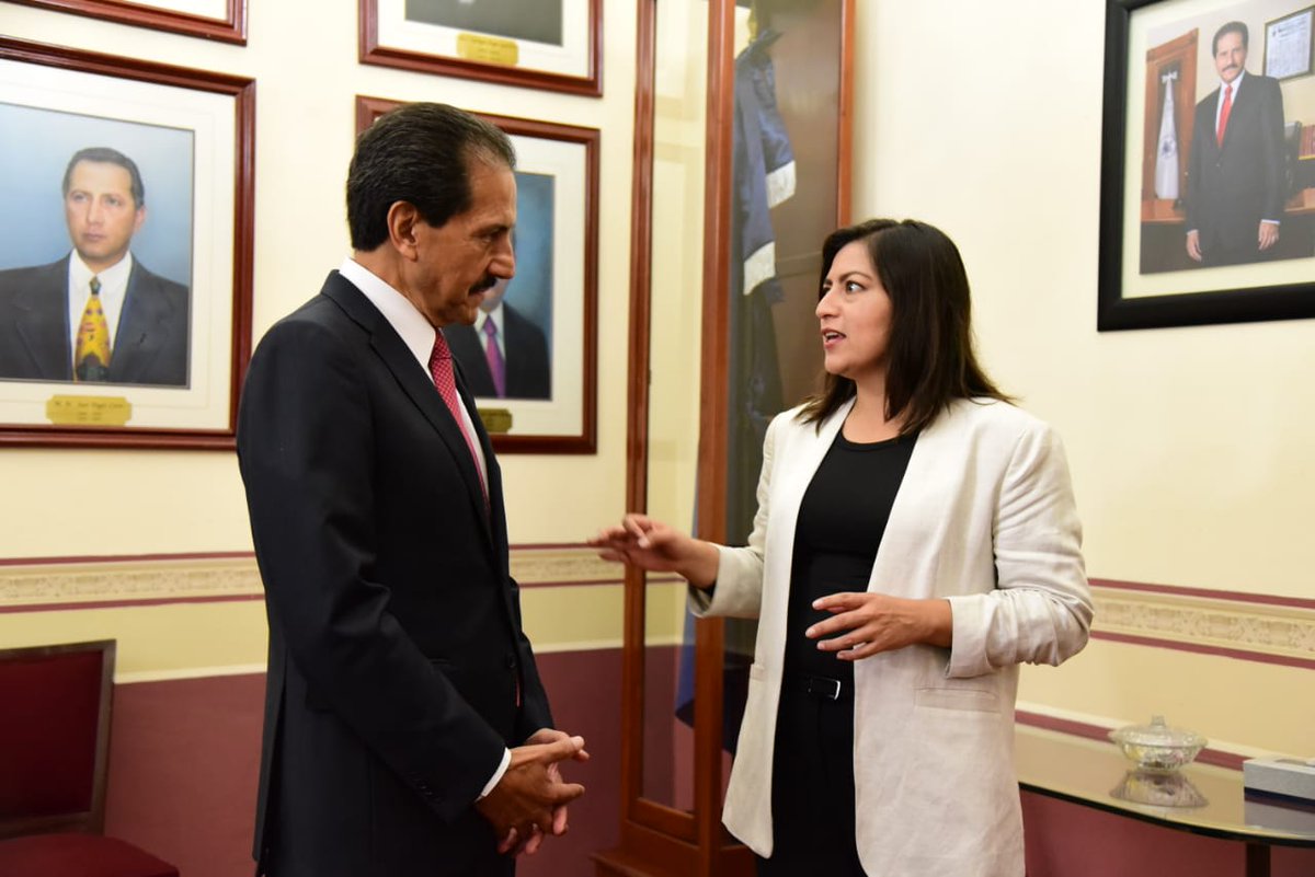 RiveraVivanco_'s tweet image. Feliz de regresar a mi Alma Mater. Gracias al Rector @alfonsoesparzao y los funcionarios de la @buapoficial por la cálida reunión. Esta es la primera de muchas más. #OrgullosamenteBUAP