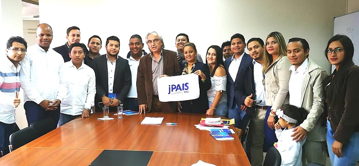 La #juventud PAIS en pleno Movimiento, encuentro con <a href="/GustavoBarojaN/">Gustavo Baroja</a> #SecretarioEjecutivo #La35PAIS #TodosConLa35
