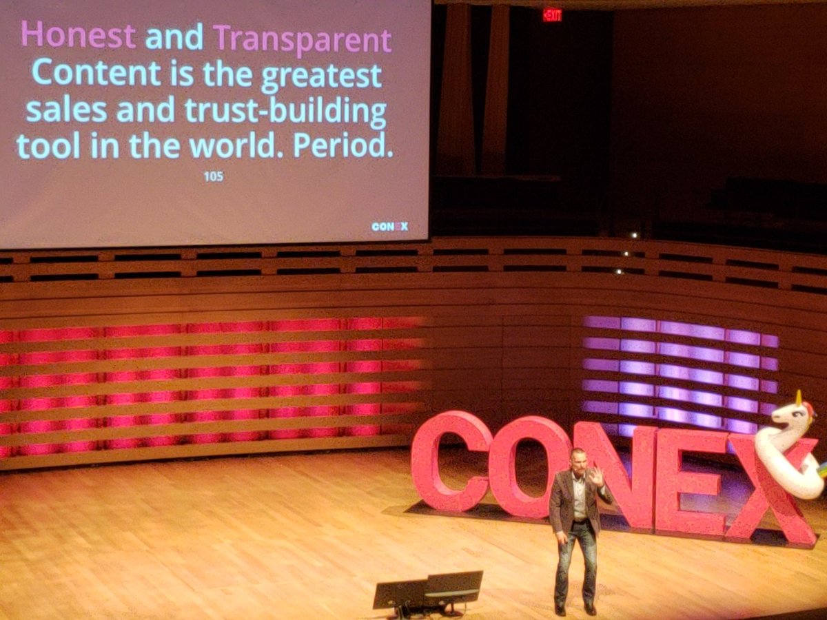 Hard to argue with the message on the screen. #CONEX <a href="/TheSalesLion/">Marcus Sheridan</a> #contentmarketing <a href="/globecontent/">Globe Content Studio</a>