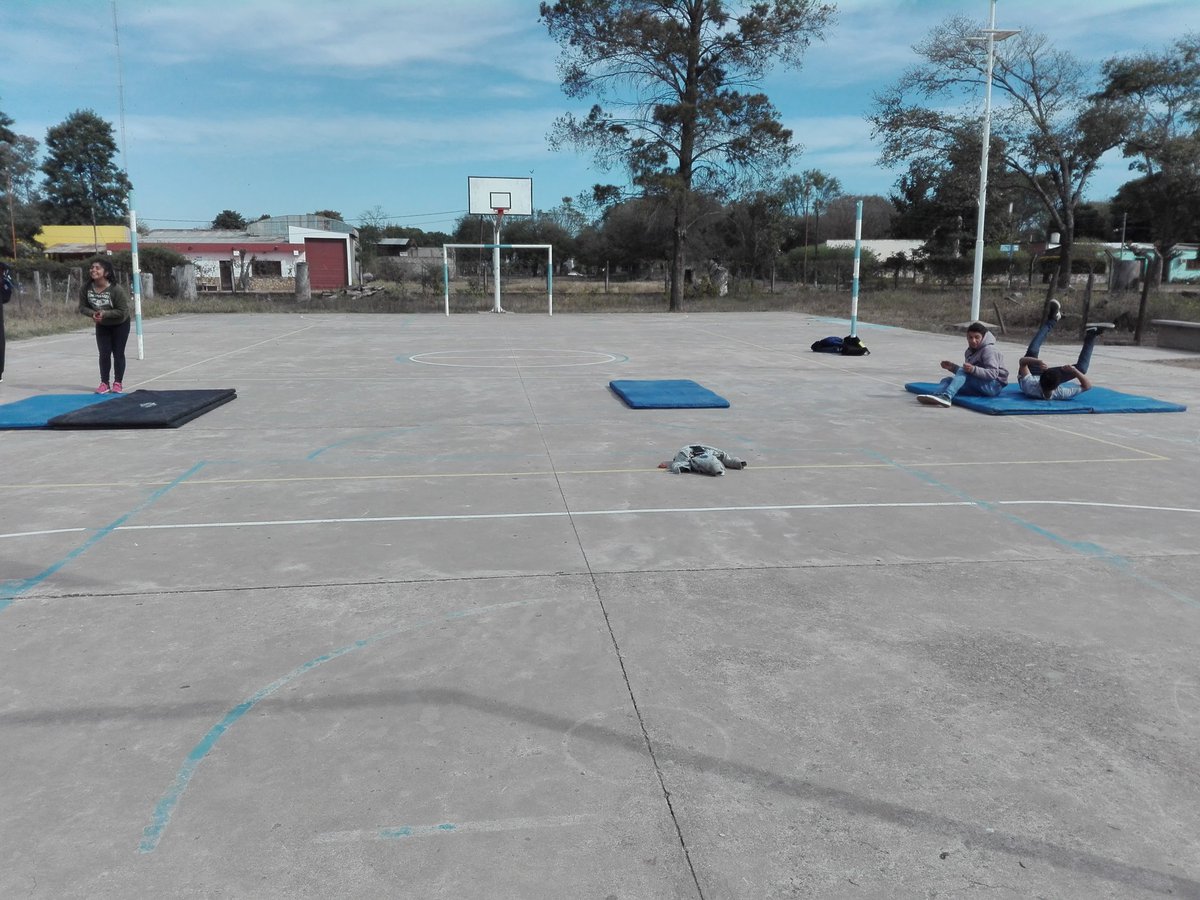 Vale21082's tweet photo. Taller de Deporte
#ProfCaillou
#ESALasLajitasCol5037anexoriodelvalle.@fguillesaavedra
@MariaElu15 @AlancayDel https://t.co/chEsOKu1rq