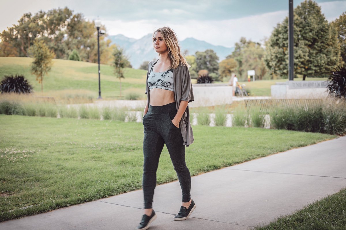 jennaroden__'s tweet image. I like long walks...in the park in my #kneeotech joggers. Ft. @tezzamb’s #tezzaapp vintage filter 🙌🏻