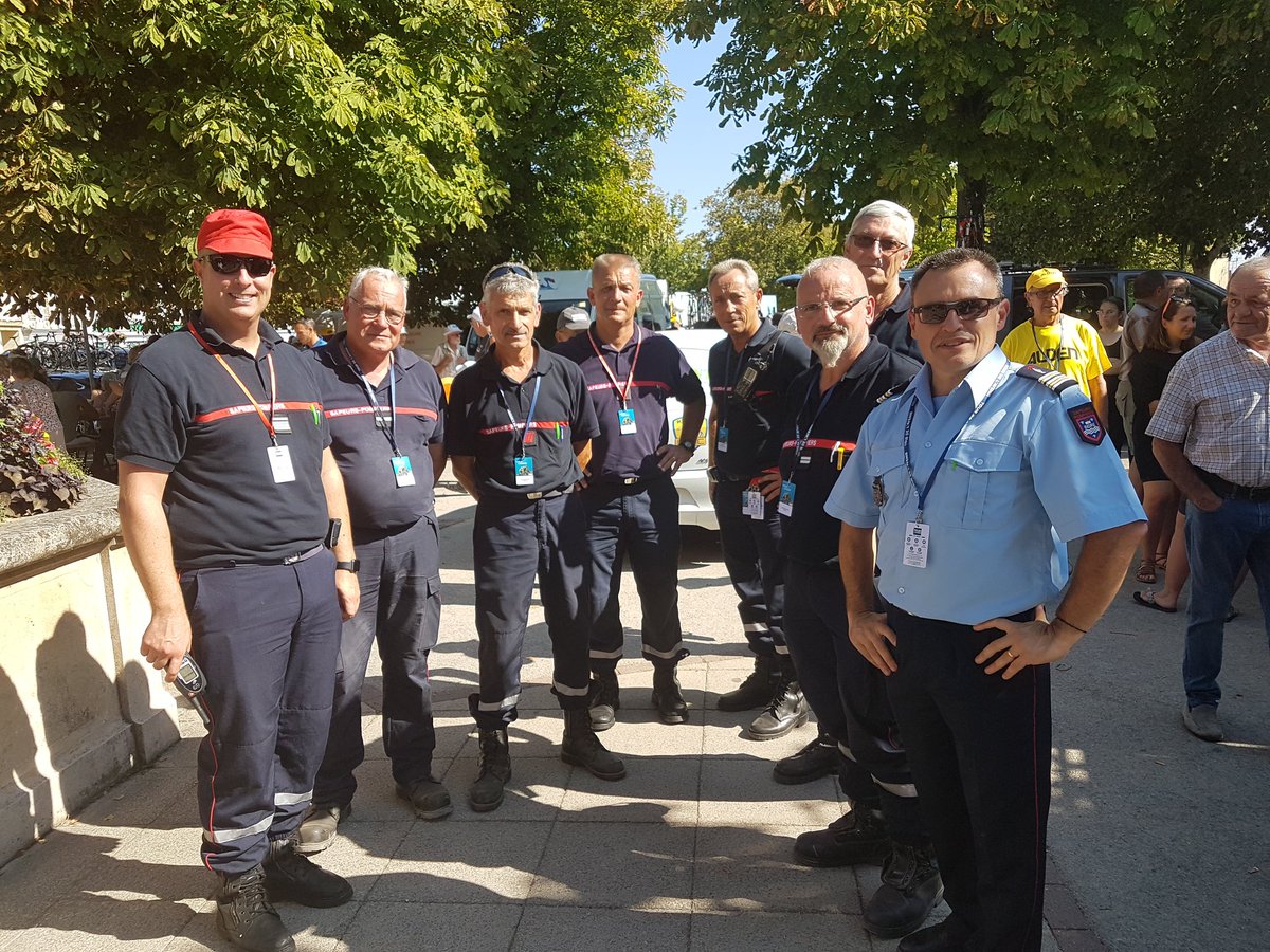 pompiers36's tweet photo. Merci aux @pompiers36 et #udsp36 pour leur présence sur la 5ème étape #sprint #levroux https://t.co/dGzFkKqgCU