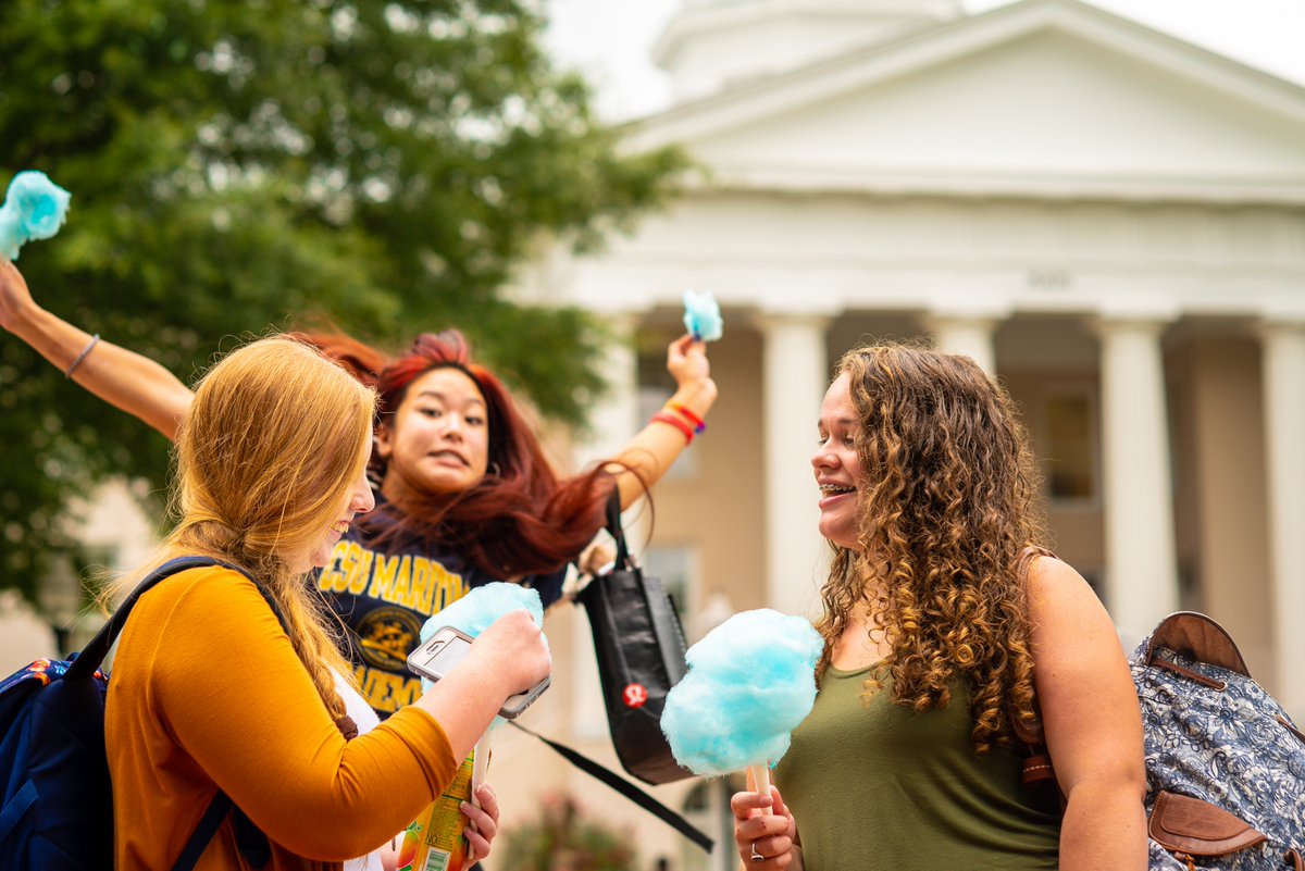 MitchellCC_NC's tweet photo. #TodayWasAGoodDay Student Activities, Campus Impact, and AT&amp;T gave out free snacks, drinks, and information on clubs and organizations. #mitchellcommunitycollege #bepreparedtoexcel #mitchellsga #welcomeback. https://t.co/hasv0eWp2H