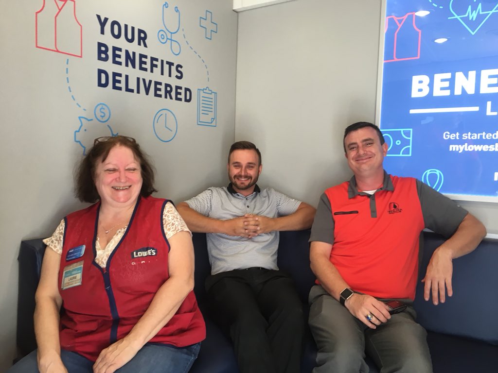 LIndaCopp6's tweet photo. The Benefits bus is at #1156 Chesterfield! https://t.co/K0HwTNZT2c