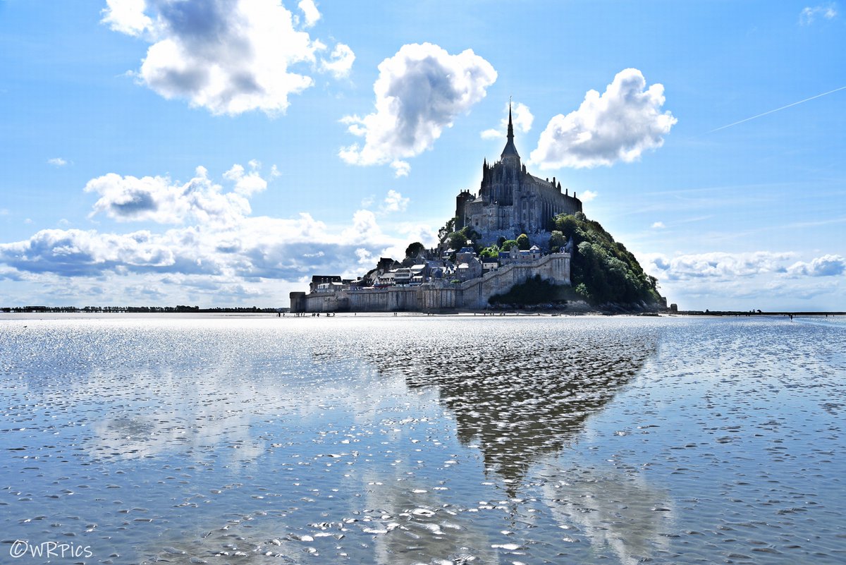 WishwasAb's tweet photo. Mont Saint Michel, France
#MontSaintMichel #Normandy #France #TravelNormandy #NormandyTourism #bays #islands #mounts #historicplaces #pilgrimageplace #Reflections #beautifulplaces #mustvisit #cloudsandsky #mytravelogue #Nikon #D750 #WRPics https://t.co/0szpeAsRUj
