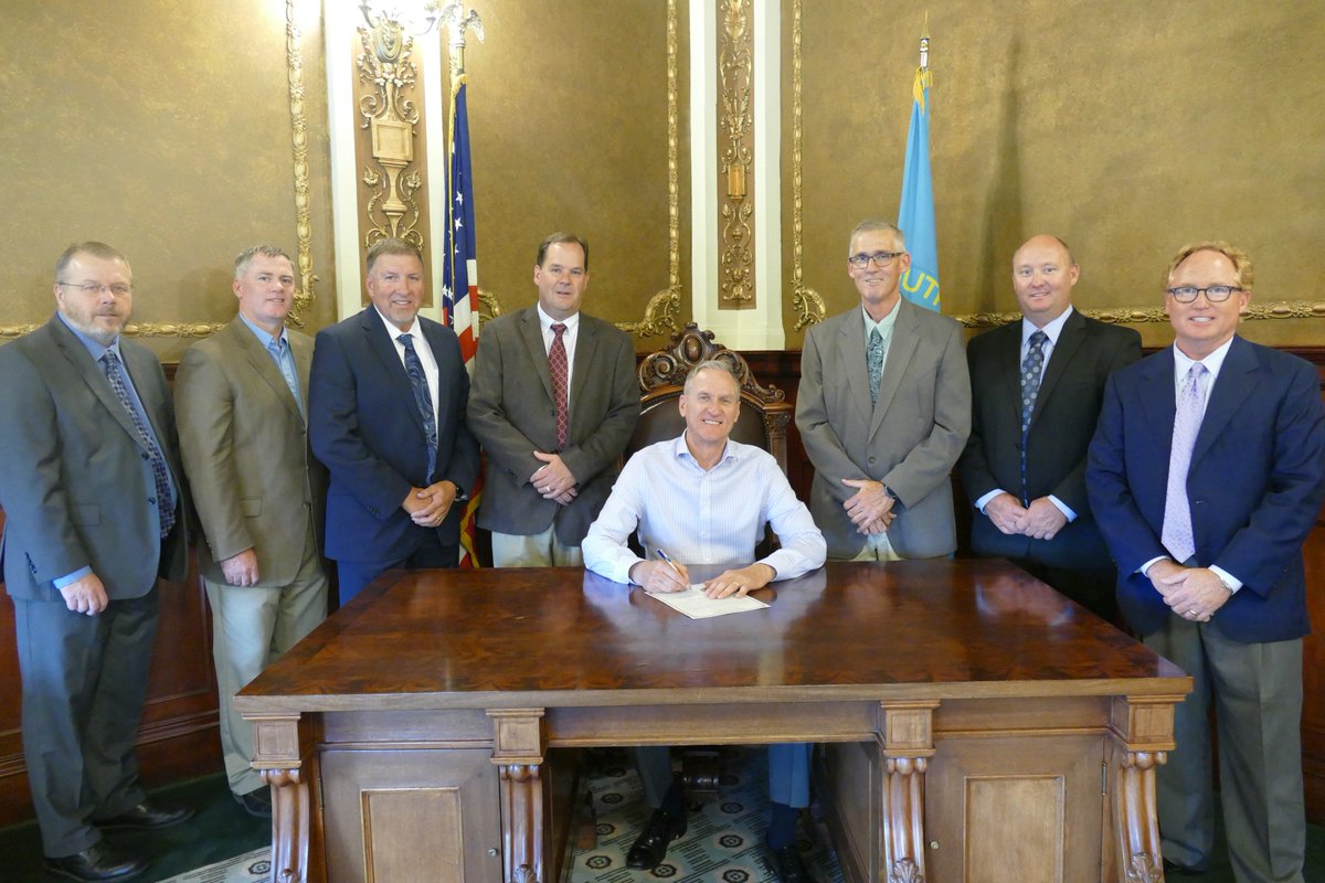 hancockcp's tweet photo. South Dakota Governor Dennis Daugaard Has proclaimed the week of August 19-25, 2018 as Concrete Pipe Week. The proclamation recognizes the vital importance of concrete pipe and precast products in providing long term sustainable solutions to the infrastructure needs of the state. https://t.co/y9w28nxPU3
