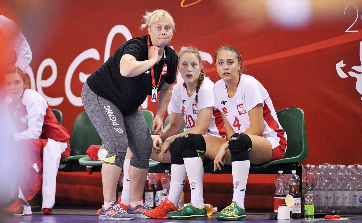 handball2018's tweet photo. They were there for them all the time. Giving support🤗, good advices🤔, guidelines🤓, sometimes chastening🤫 and getting carried away😵🤪😱.  Dear Coaches and all Members of Training Staff, thank you for being there for your players‼️👏😍🔝 More pics on our fb.
#enjoythegame https://t.co/ls7VSb4NmN