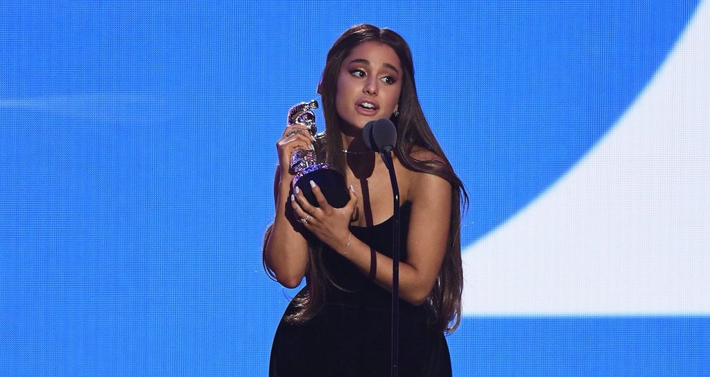 MTVAfrica's tweet photo. We love you @ArianaGrande. Weโd love to see the #NYCSKYYLINE with you any day. Am I right or what @SKYYvodkasa? #VMAs https://t.co/fQ8QVoVLQj