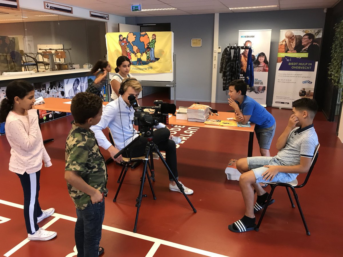 Vanwege afzegging van een workshopgever zijn we nog op zoek naar iemand die een leuke workshop kan geven in het thema Media (bv vloggen, social media, journalistiek) voor de Talentenweek (voor kids van ca 9 t/m 14 jaar). Het is as donderdag 23-8, van 9.30 tot 11.00 uur.