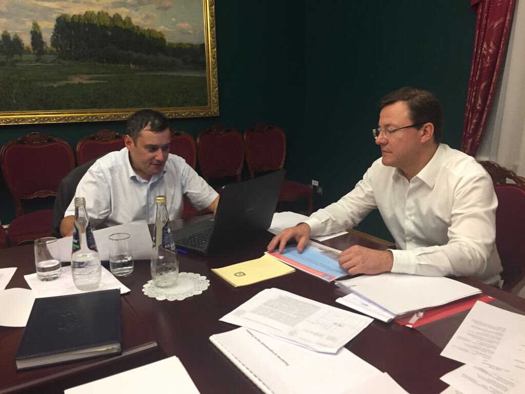 Что-то мы с <a href="/D_Azaroff/">Дмитрий Азаров</a> сегодня припозднились. Полночь миновала, а дел - еще невпроворот.