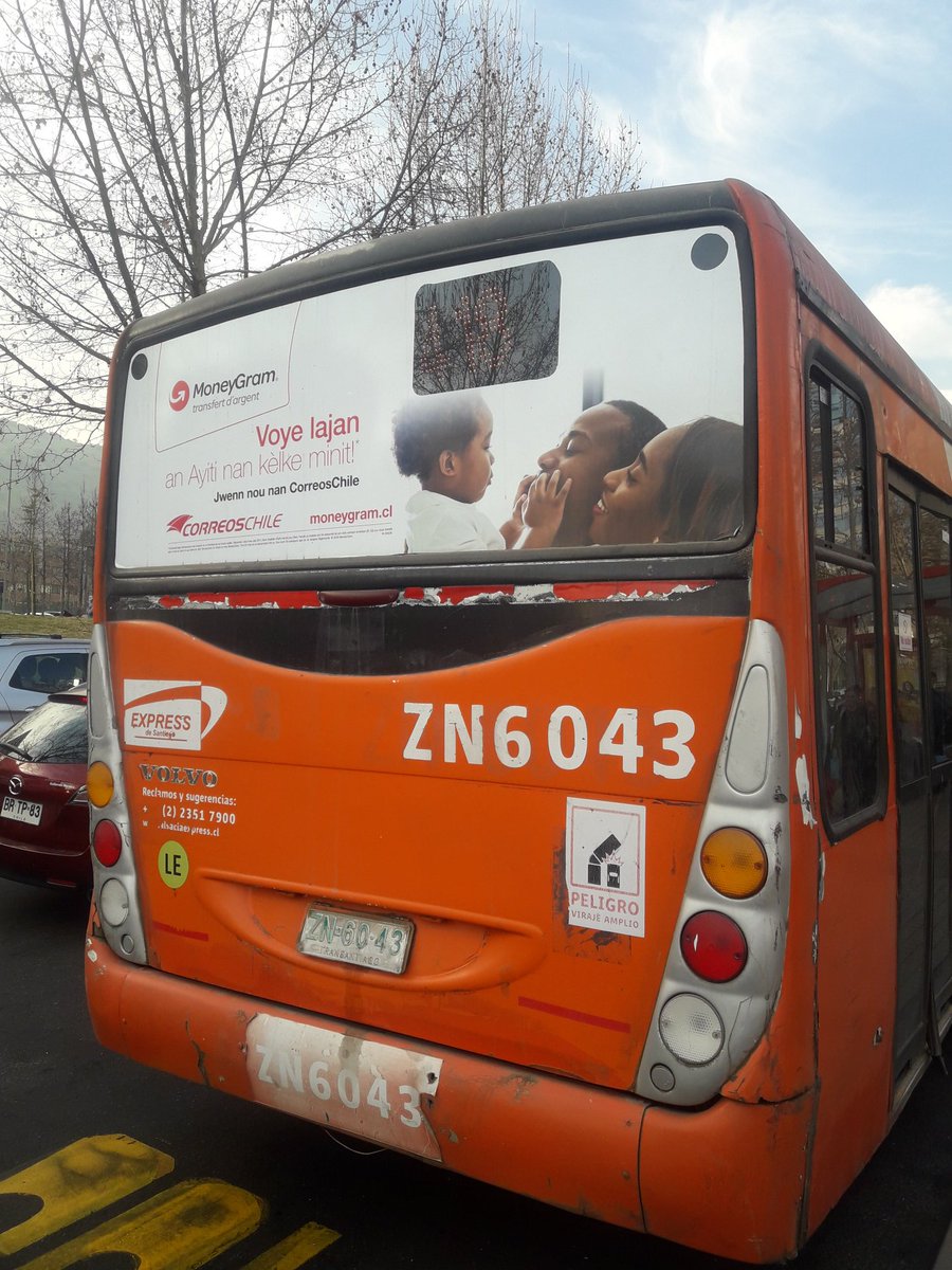 NataliaGigoux's tweet photo. @Transantiago micro 430 a las 17.25 se rehusa a abrir la puerta en paradero pc287 a pesar del constante sonar del timbre. Chofer no da nombre ni exolicación al respecto

Minimo que se respeten los parederos y los timbres
@MTTChile @trans https://t.co/Ha4YFwjspZ