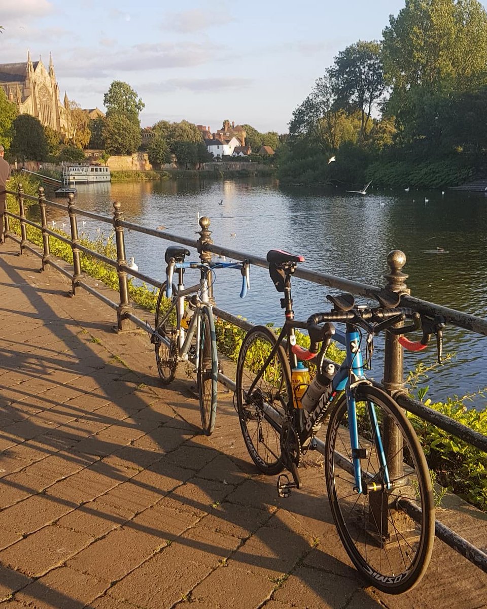 EmEdmonds's tweet image. Finally gave in...went on my first bike ride this evening! 🚴‍♀️☀️

A quick &amp;amp; easy cycle turned into a 58km (ish) ride! Enjoyed it a lot more than I thought I would 🙌

#standardoatley #helloquads #thelycracanwait