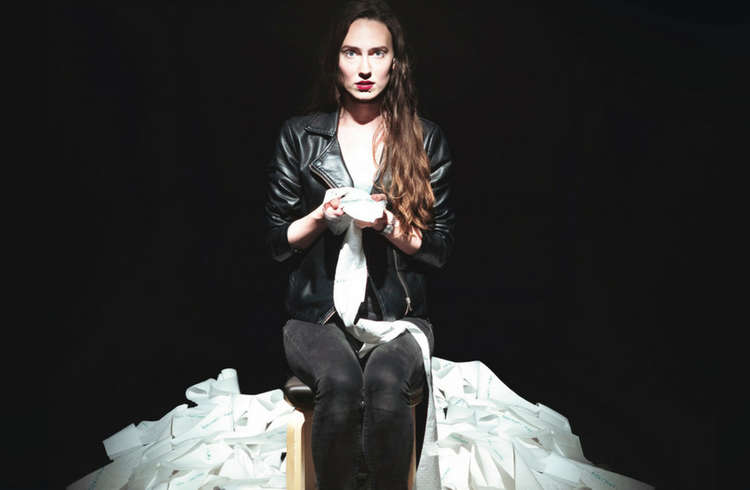 ArtsFringes's tweet photo. Edinburgh Fringe 2018: Lost in Thought @ Underbelly review - This play, based on writer Lucy Danser's own experiences with the condition, is eye-openingly believable but doesn't forget to be entertaining. @FollowTheCow @lostinthoughtpl #EdFringe18

https://t.co/Gci9rHghJr https://t.co/rji5mrYTnB