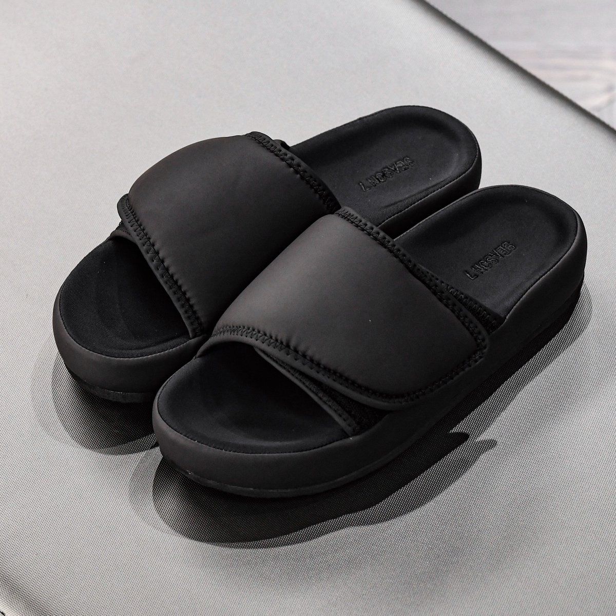 yeezy slides 7