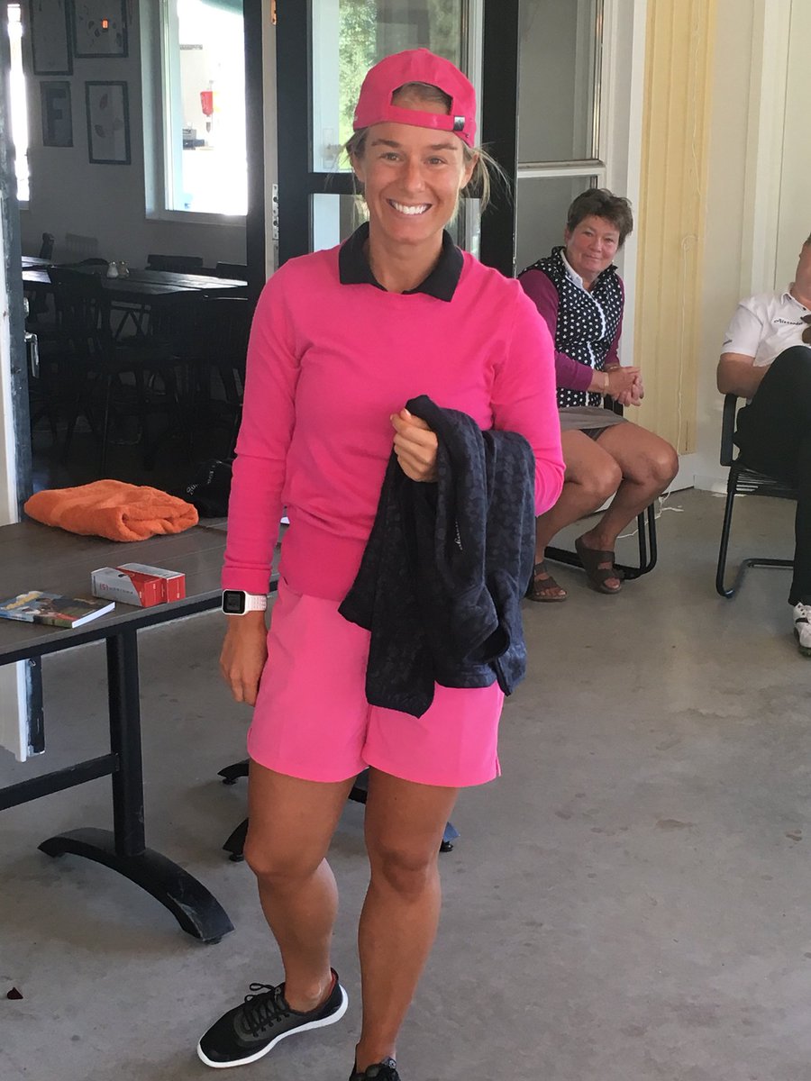 MELindh's tweet photo. Heja Tove som blev 4 i C-klass i Aktieslaget på Enköpings GK! Bästa ungdom blev UA:s Rasmus Olsson👍👍🏌🏾‍♀️🏌🏾‍♂️ https://t.co/x4hy3cdZH8