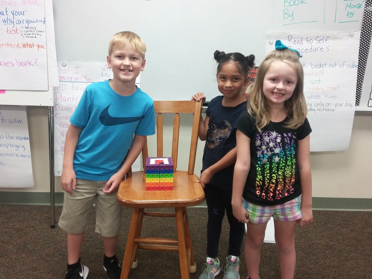 Synergizing in 2nd grade! Groups counted by 10s to count large numbers of cubes, then worked together to create a masterpiece! <a href="/CaprockES/">Caprock Elementary</a> #cesbragchat18