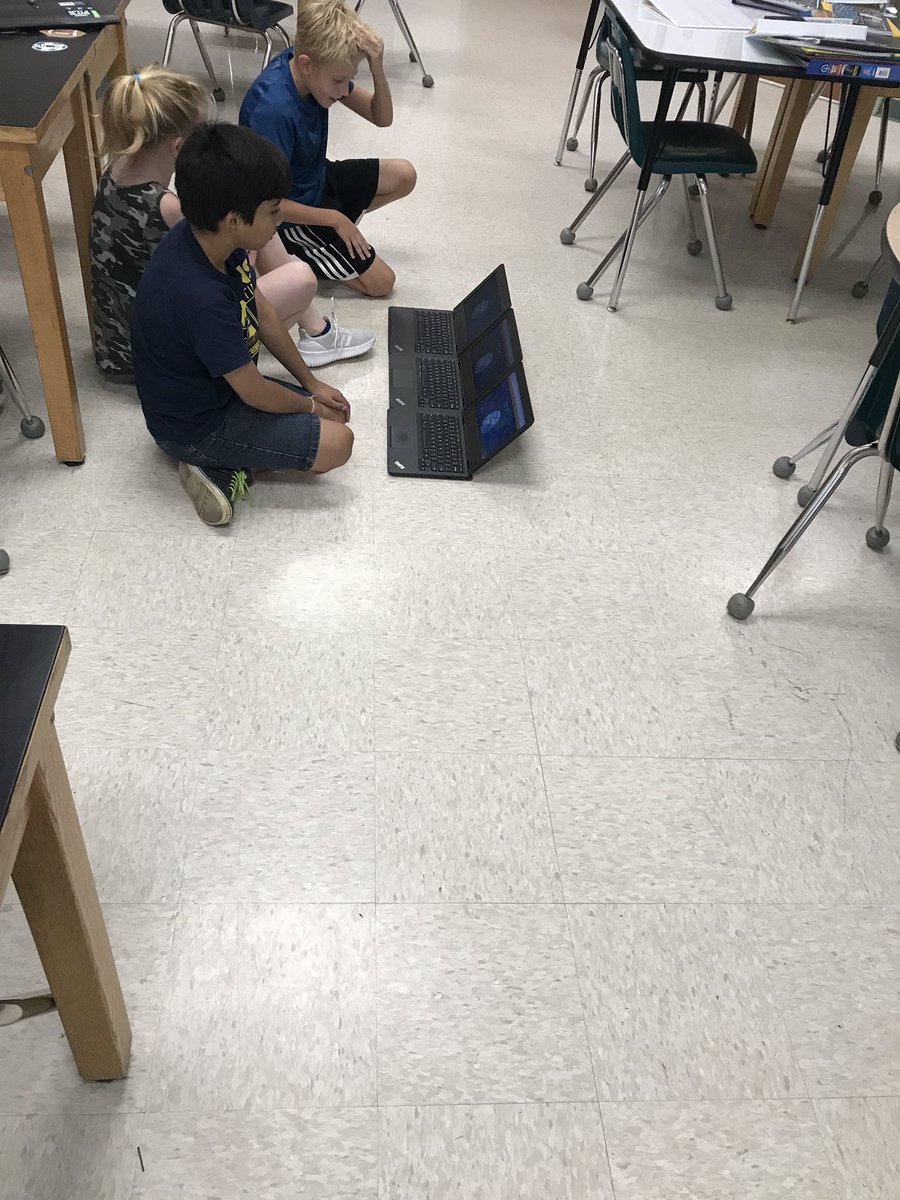 Anderson_teach's tweet photo. Ss working teams to become quizlet live champs. Love their competitiveness #MasonMoment #MIStrong https://t.co/anS7KDthD0