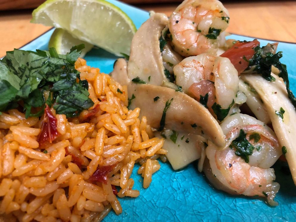 Nebrodini, shrimp &amp; cilantro dish recipe... Summer ain't over yet!!
#recipe #mushroom #mushroomrecipe #summerrecipe #nebrodini #foodie mycopia.com/recipes/nebrod…