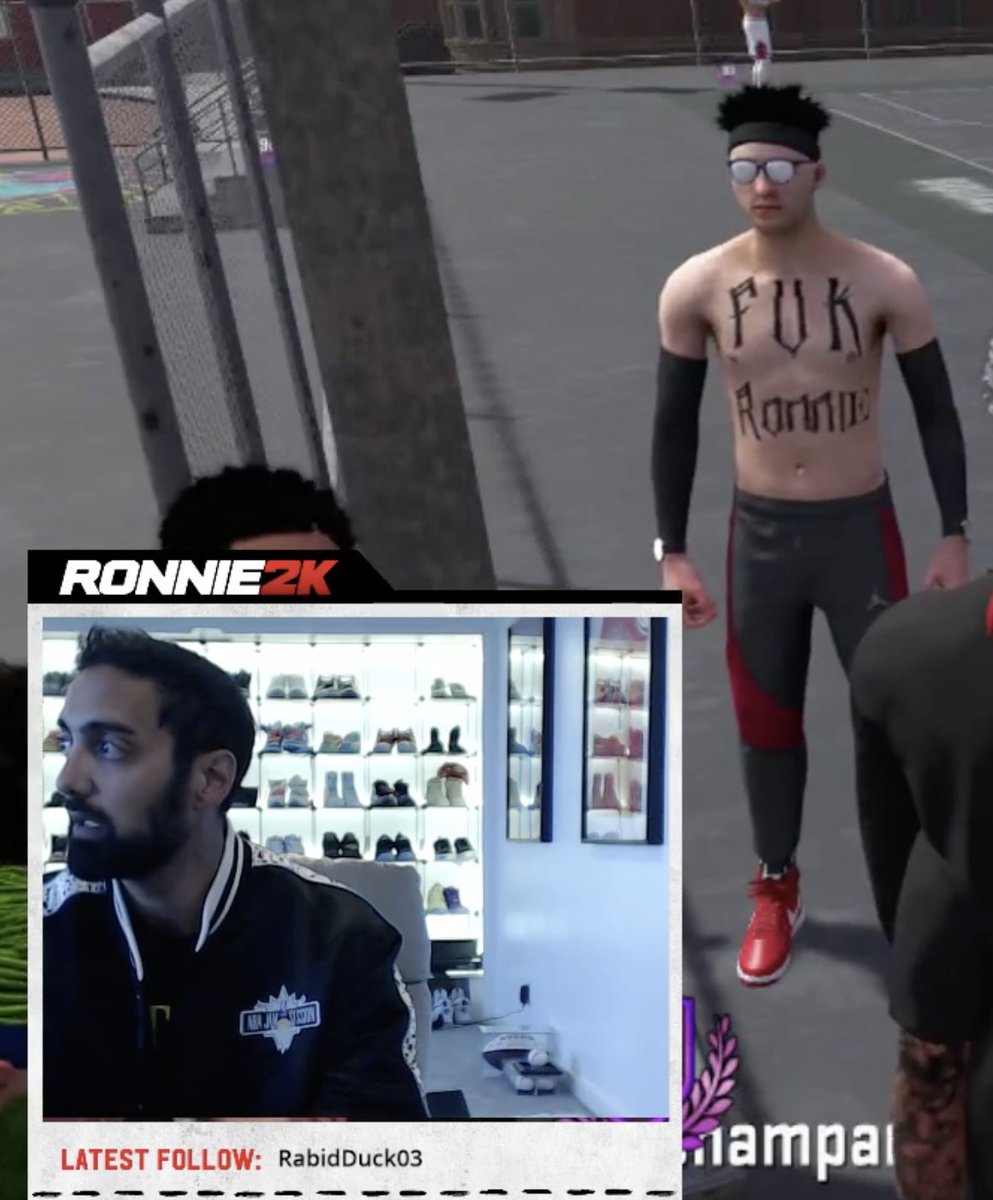 Steve_OS's tweet image. This dude has FUK Ronnie on his chest in Ronnie’s stream. I’m deceased.