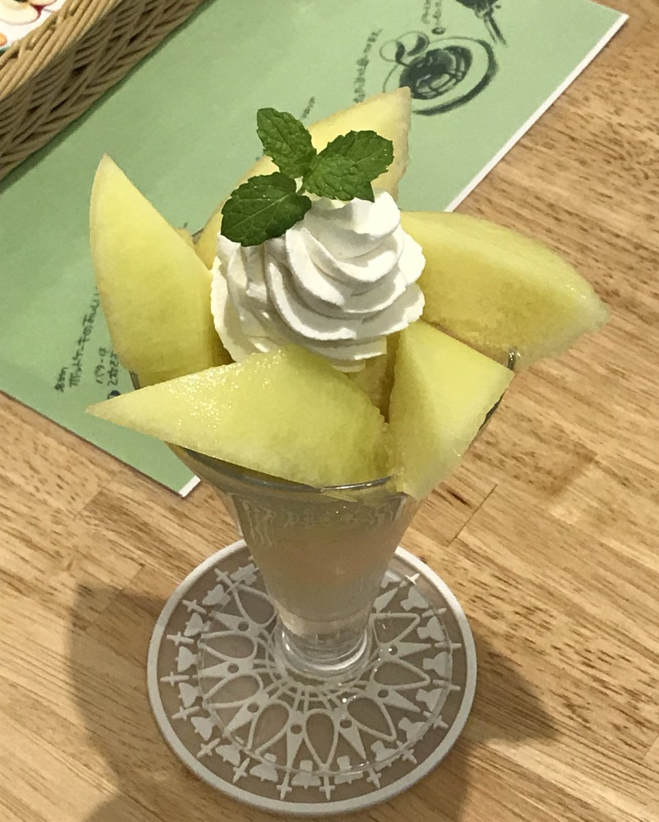 ホットケーキパーラーfru full Auf Twitter 赤坂fru Fullでは 夕張メロンのパフェは終了いたしました また静岡産の マスクメロンのパフェを始めました 価格を税込み2500円にさせていただきます すみません ホットケーキパーラーfru full Auf Twitter 赤坂fru Fullでは 夕張メロンのパフェは終了いたしました また静岡産の マスクメロンのパフェを始めました 価格を税込み2500円にさせていただきます すみません
