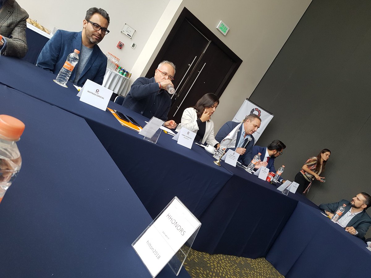 felipealave's tweet image. Excelente diálogo con  @RiveraVivanco_ ante miembros de @canacintrap en @SECTORCONSULTOR queremos impulsar juntos el crecimiento de Puebla. #OrgullosamenteBuAP