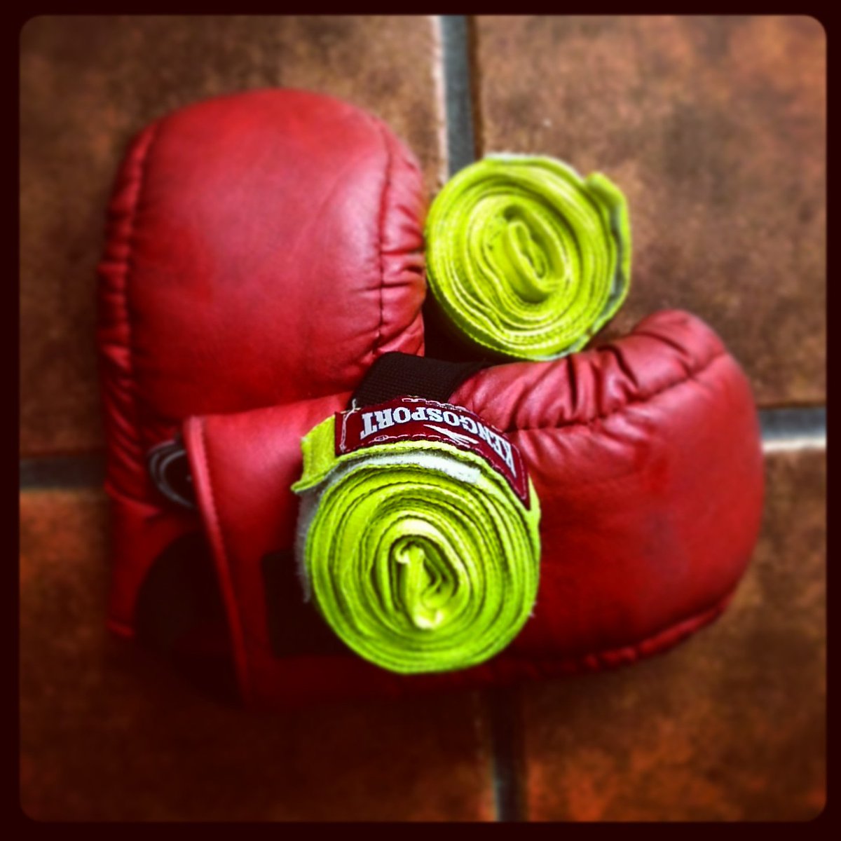 VelaSinuhe's tweet photo. Si, un "cliché" pero realmente funciona, #BoxeandoAndo https://t.co/aHVJfxSazl