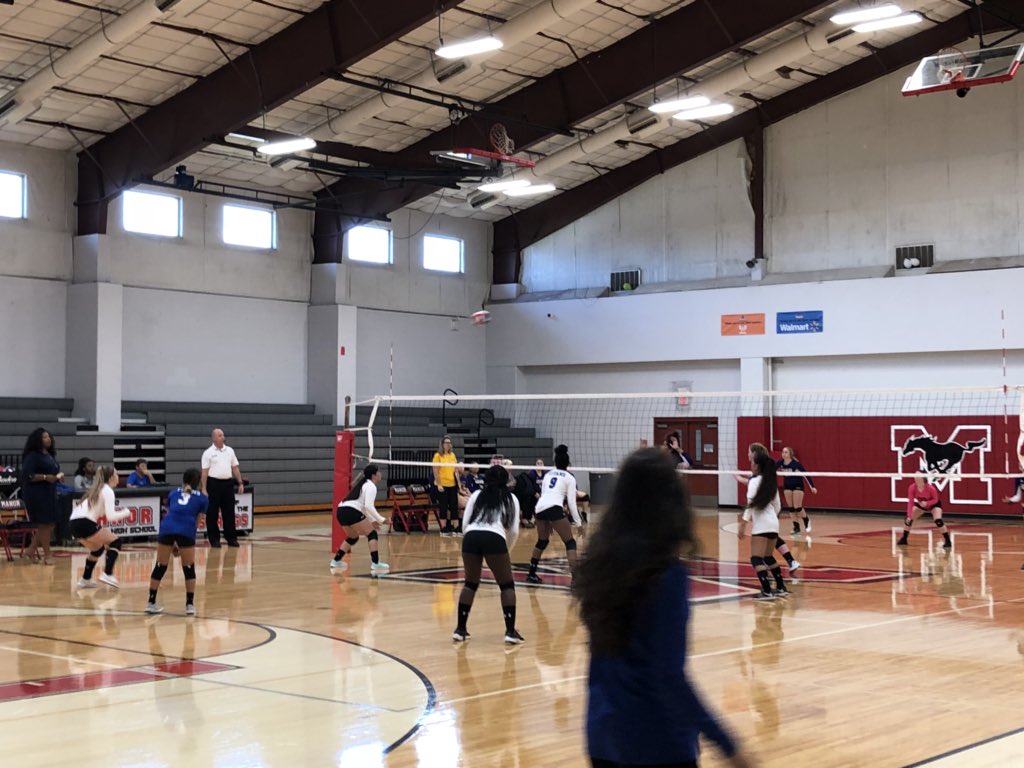 MrVisRad's tweet photo. @ManorNewTech #TitanVolleyball Go Ladies!!! @ManorISD #TitanUp https://t.co/C50pi9G64Q