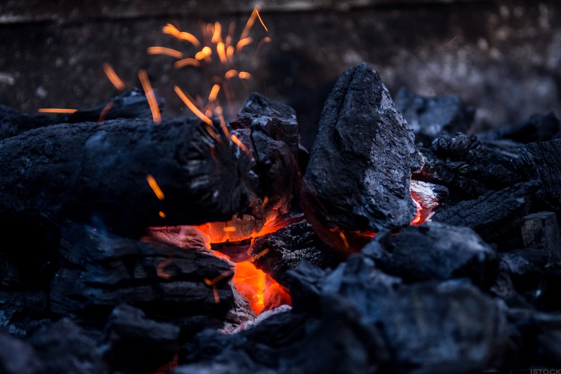 TheStreetPro's tweet photo. “According to the #EnergyInformationAdministration (EIA), total U.S. coal consumption by domestic power sector has fallen to 766 million tons in 2018, from 1,172 million tons 10 years ago, a 34% decrease.” #RMEnergy @Eliecer_energy https://t.co/bvbv66oxnt https://t.co/LUJkWQXRZ1