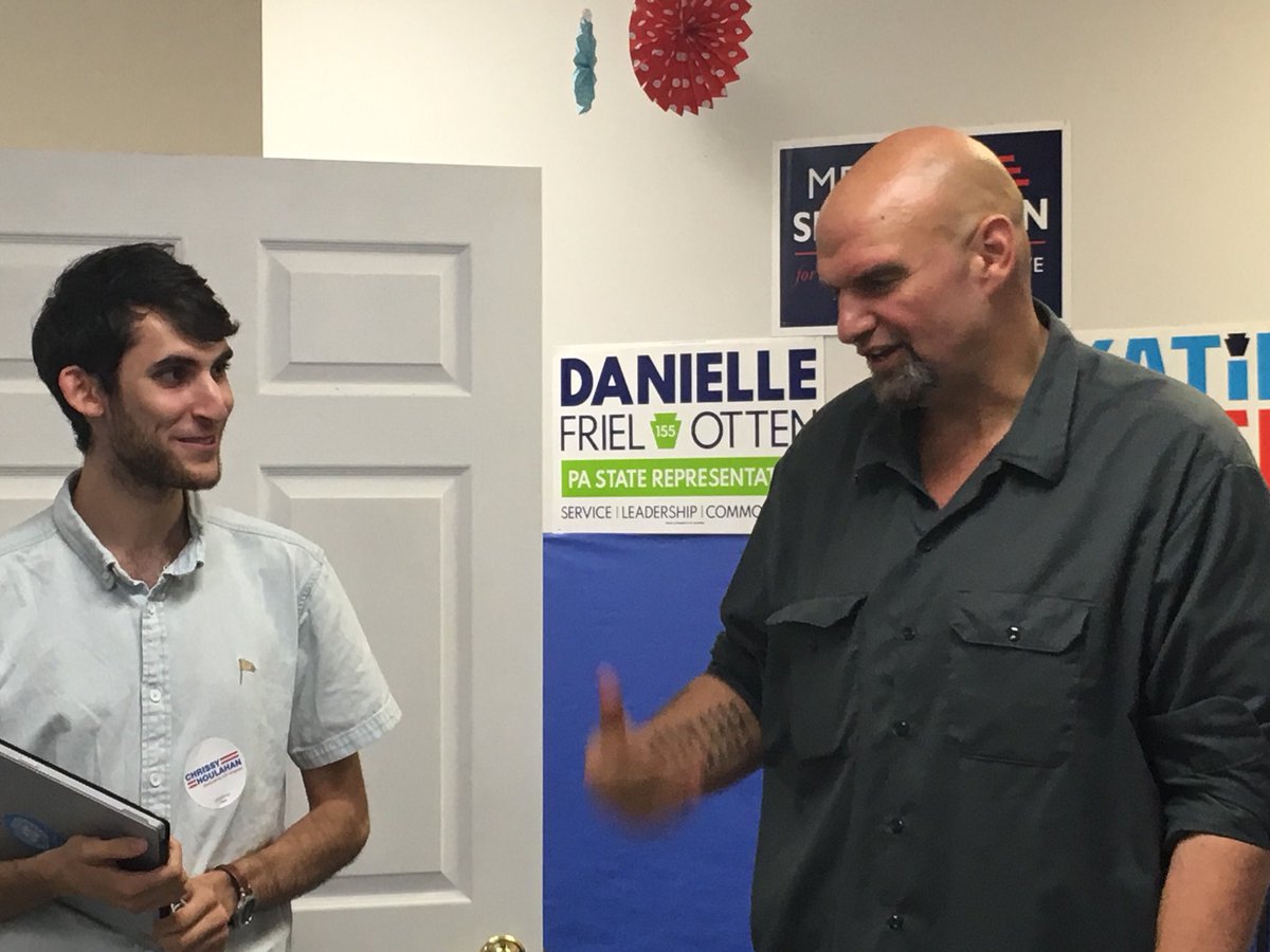 Aaronzucker_CC's tweet photo. Thanks @JohnFetterman for the call time pizza! We need high energy to recruit volunteers ahead the upcoming weekend of action!
#MakeitHapPENN
#pizzaPArty
#Common12th https://t.co/AVFpxwFb8C