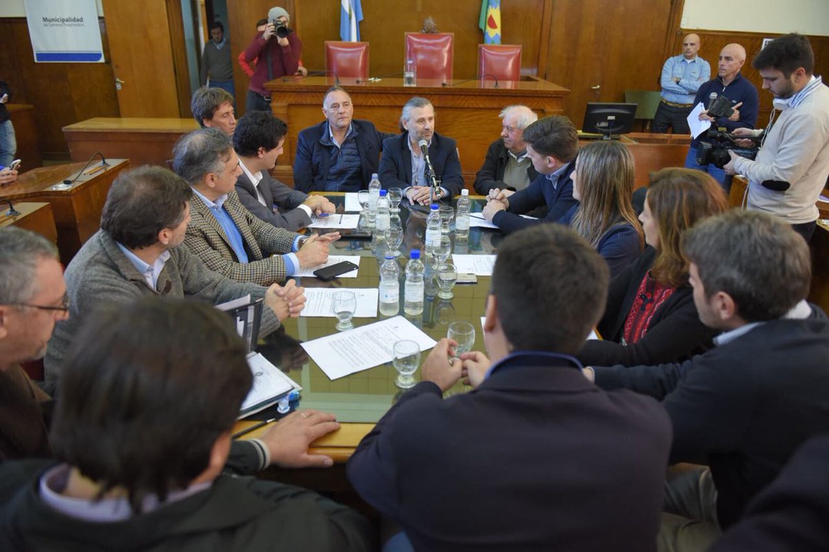 ArielMBordaisco's tweet photo. Esta tarde participé de la sesión que realizó la comisión de Turismo y Deportes en el @concejomdp en la cual se aprobó el proyecto #RunningSeguro, entre otros temas. @HCDiputadosBA ampliando dinámicas de gestión, cerca de los vecinos y eligiendo a #MarDelPlata https://t.co/KGVVUDRuEy