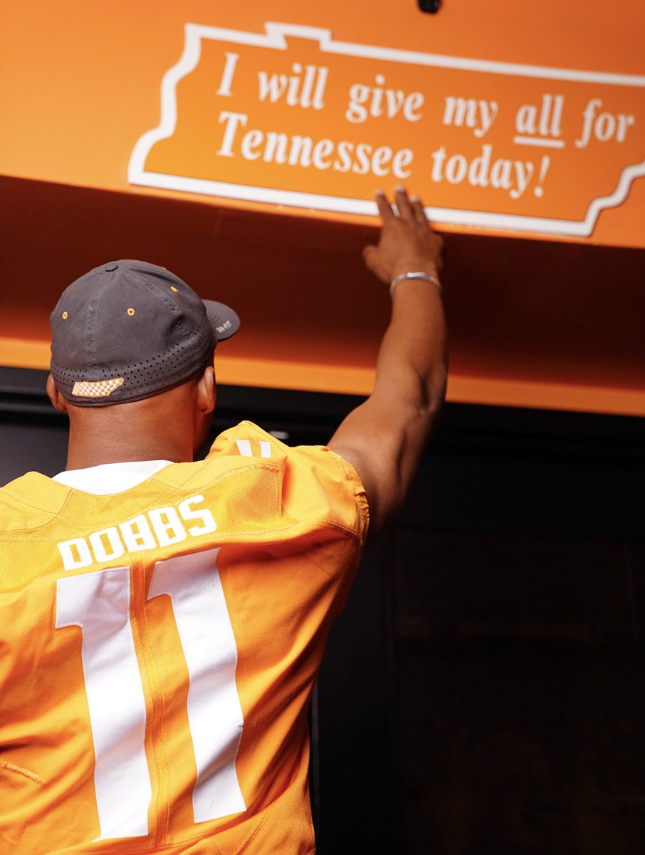 josh_dobbs1's tweet photo. Only #1️⃣1️⃣ Days #VolNation!
🍊🏈🚀 https://t.co/Rl921jMvxo