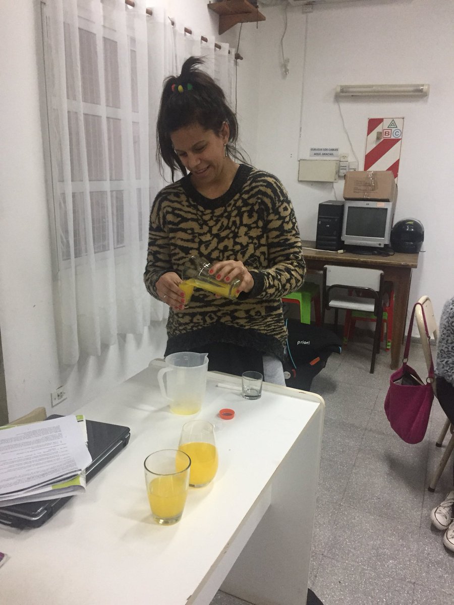 monicalopez1711's tweet photo. Enseñar capacidad en el nivel inicial. Comparar directa e indirectamente. Instrumentos convencionales y no convencionales  #hacermatematica @LauP24 @CiiePehuajo @BaheDfc https://t.co/jF5FFrrPQh