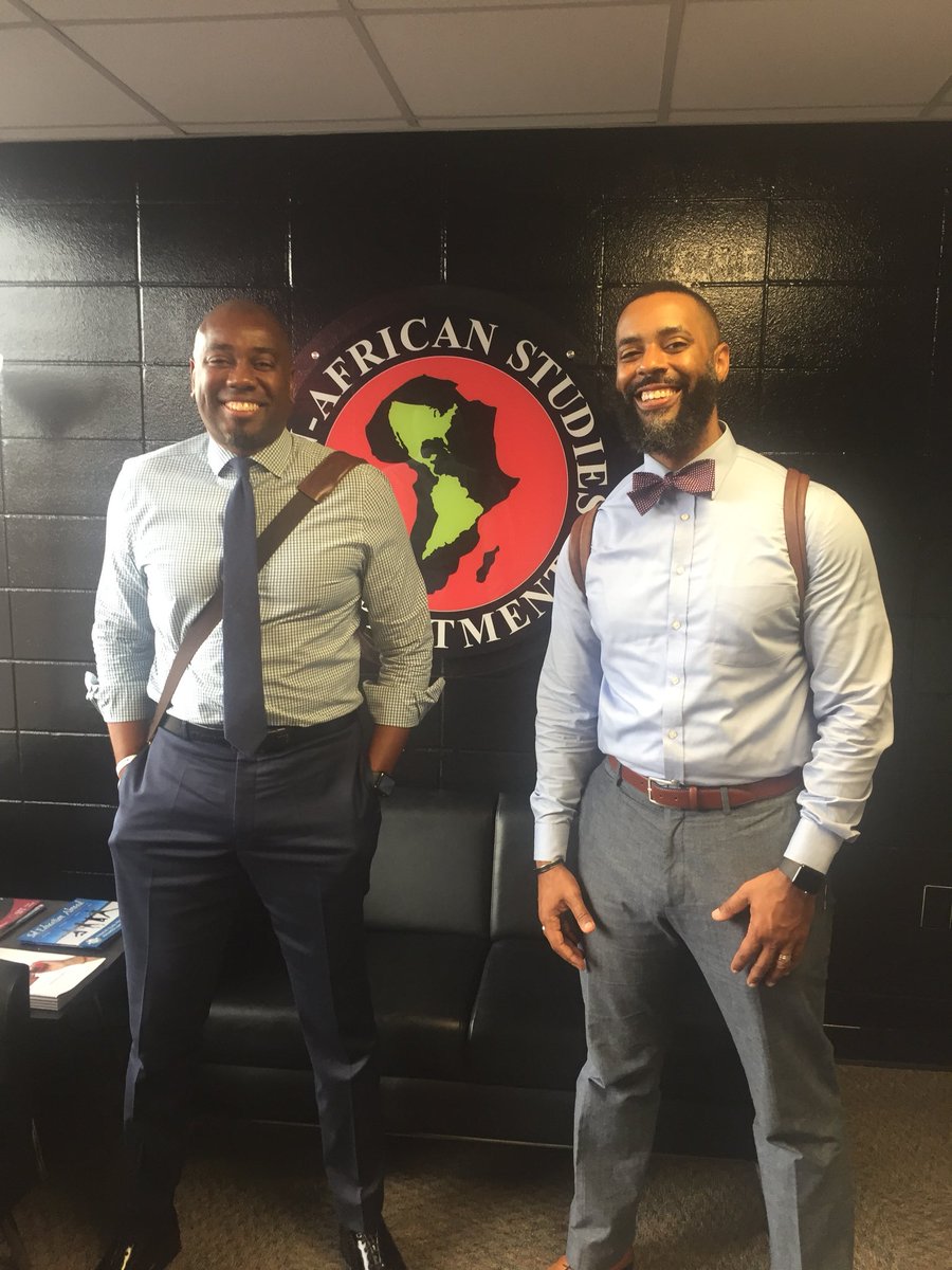 DrRickyLJones's tweet image. The #NUPE professors of Pan-African Studies back in WARdrobe for the 2018-2019 school year and Year 45 for PAS! @MBmack05 
@uofl #KappaAlphaPsi #PAS45