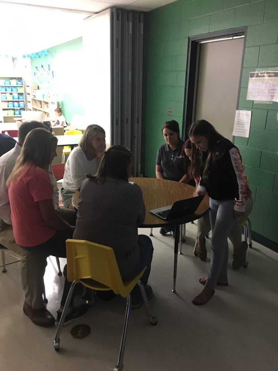 LaunchEMS's tweet photo. Launch Parent Academy Night -#StudentLeadershipRoles at work. Launch Students led parents through digital platforms and showed how Launch Learners take ownership of their learning, reflections and assessments. https://t.co/NE5VFeFASP